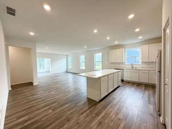 429 Cottrell LN, Aurora, IL 60506