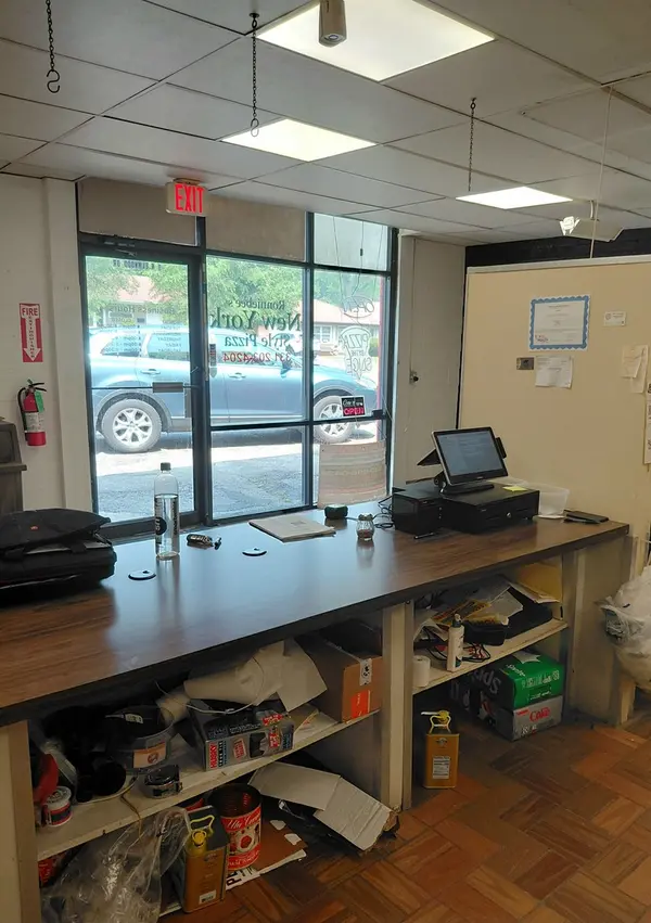 7-11 N Elmwood DR N, Aurora, IL 60506