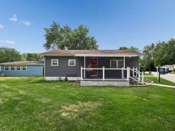 209 Melbrooke RD, Elgin, IL 60123