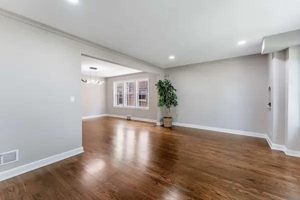 8055 S Wabash AVE, Chicago, IL 60619