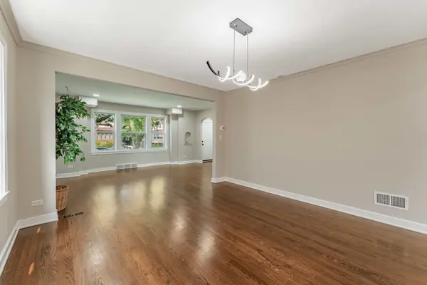 8055 S Wabash AVE, Chicago, IL 60619