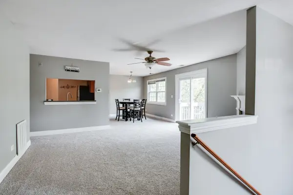 19 Foxcroft RD #203, Naperville, IL 60565