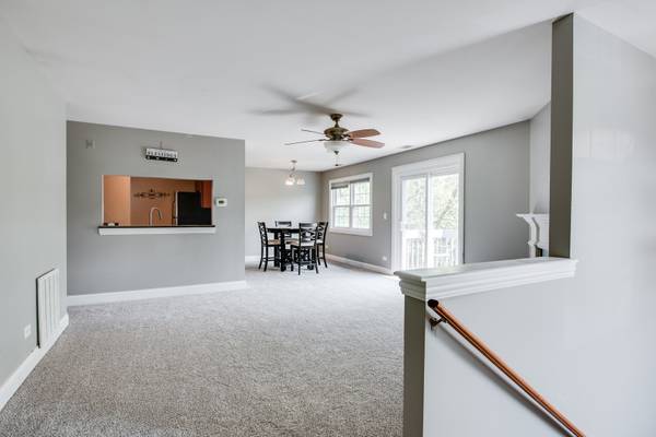 19 Foxcroft RD #203, Naperville, IL 60565
