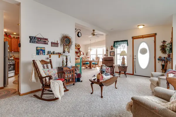 269 Forestview DR, Crystal Lake, IL 60014