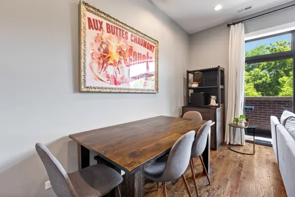 2712 W Montrose AVE #2E, Chicago, IL 60618