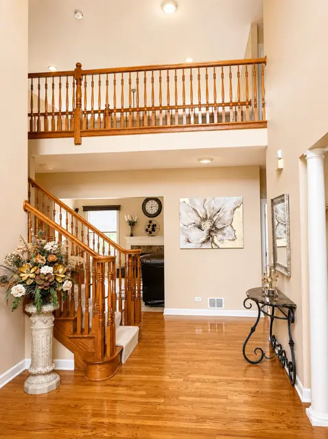 11 Harrington CT, Hawthorn Woods, IL 60047