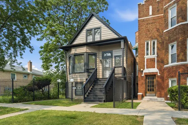 9232 S Essex AVE, Chicago, IL 60617