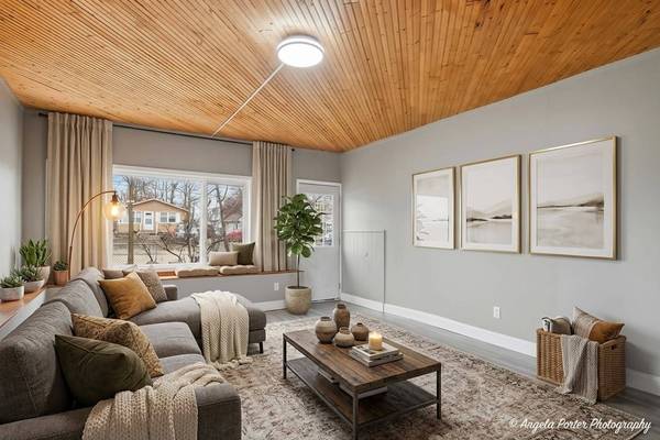 320 E WASHINGTON ST, Round Lake Park, IL 60073