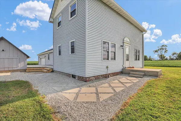 2055 County Road 2500 RD, Thomasboro, IL 61878