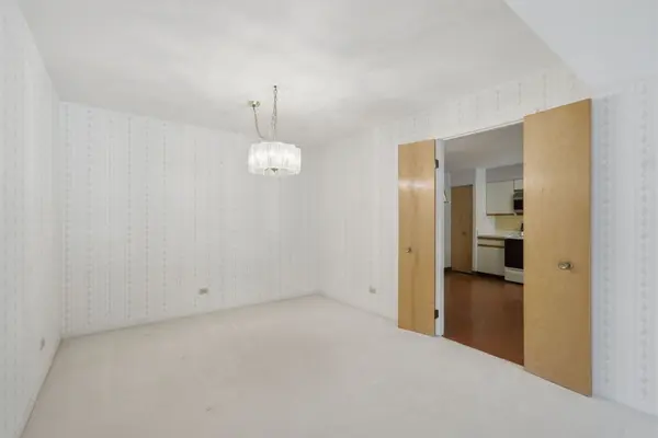 1025 S Fernandez AVE #2B, Arlington Heights, IL 60005