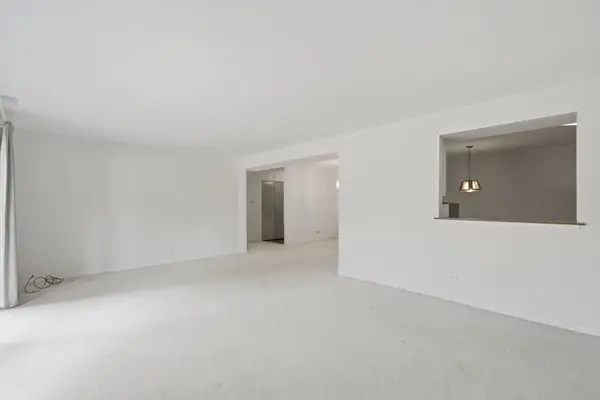 1025 S Fernandez AVE #2B, Arlington Heights, IL 60005