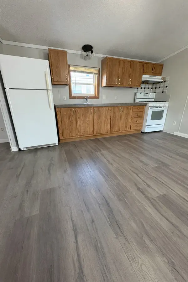 716 Treeview LN, Round Lake Park, IL 60073