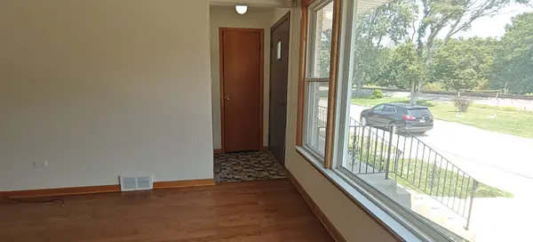 10824 S Sacramento AVE, Chicago, IL 60655
