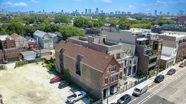2475 N Clybourn AVE, Chicago, IL 60614