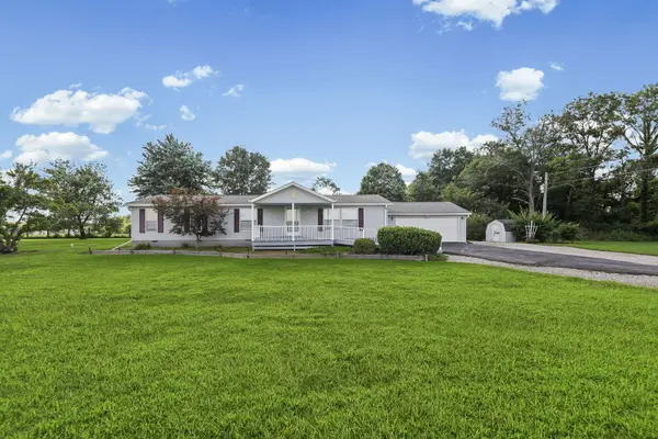 4581 Hotze RD, Salem, IL 62881