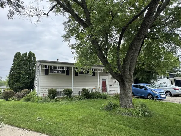 15 Curtmar CT, Montgomery, IL 60538