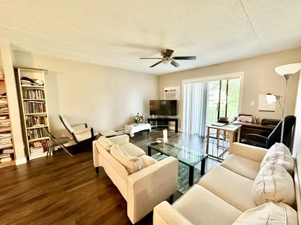 264 E Bailey RD #H, Naperville, IL 60565