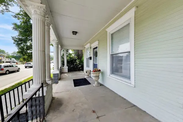 422 Summit ST, Elgin, IL 60120