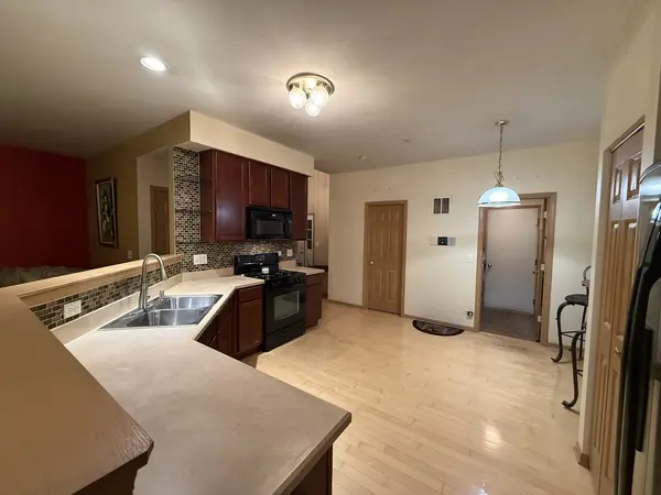 6403 Blue Sky LN, Matteson, IL 60443