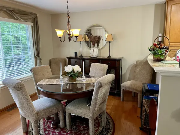 48 New Haven DR #48, Cary, IL 60013
