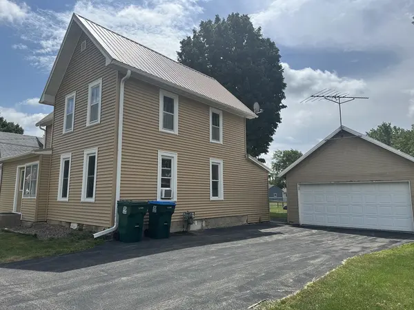 17 W OLD MILL ST, Milledgeville, IL 61051