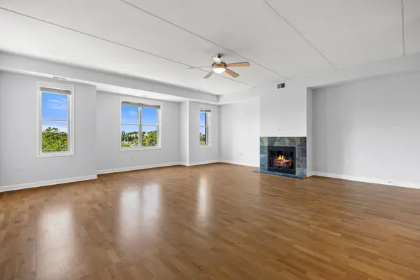 2618 W Diversey AVE #402, Chicago, IL 60647