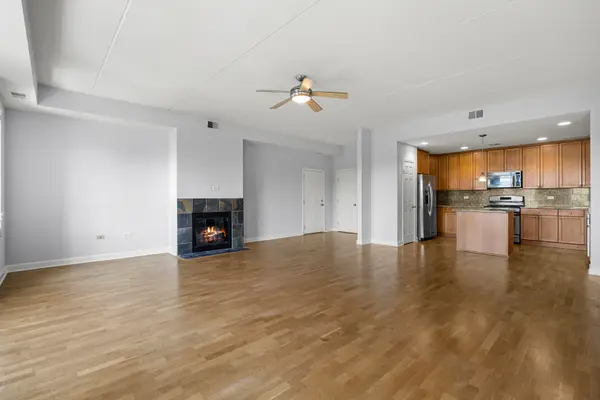 2618 W Diversey AVE #402, Chicago, IL 60647