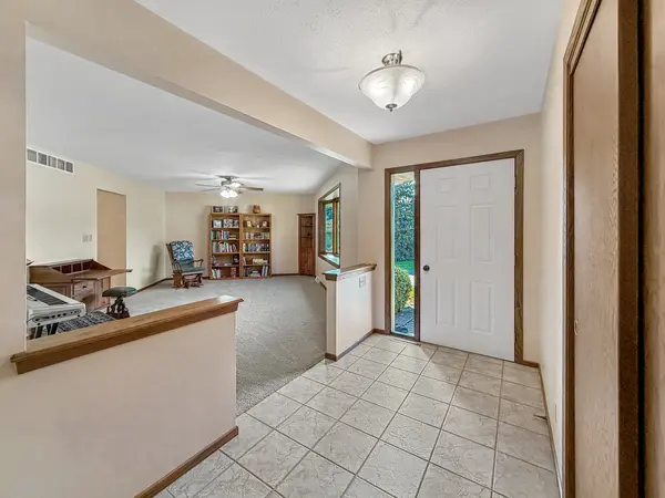 829 Sutton PL, Freeport, IL 61032