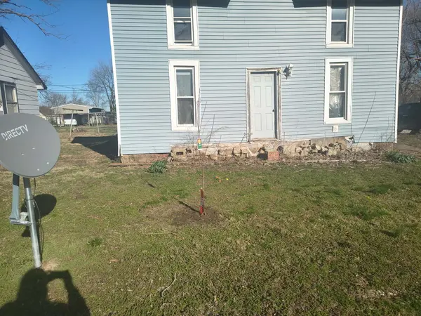305 E Chestnut ST, Cowden, IL 62422