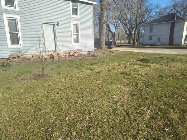 305 E Chestnut ST, Cowden, IL 62422