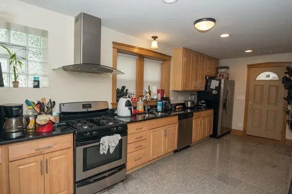 2448 N Campbell AVE #G, Chicago, IL 60647