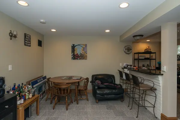 2448 N Campbell AVE #G, Chicago, IL 60647