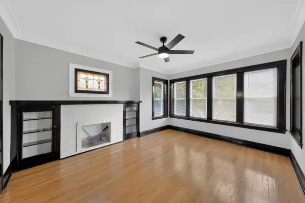 5755 W Eddy ST, Chicago, IL 60634