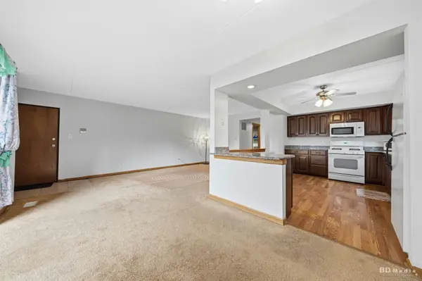 16807 81st AVE #1S, Tinley Park, IL 60477