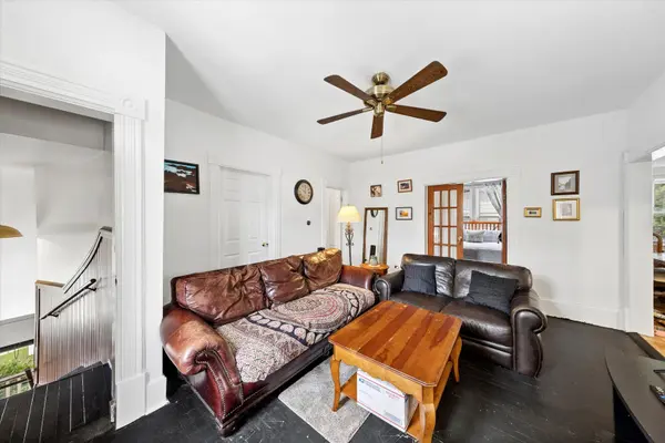 430 N La Grange RD, La Grange Park, IL 60526