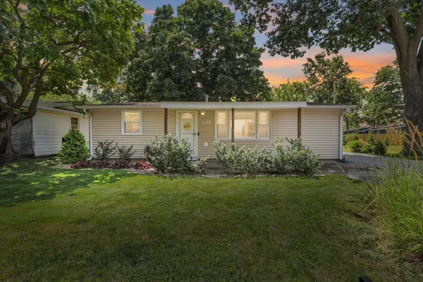 901 E Fairview DR, Tuscola, IL 61953