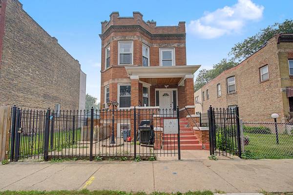 852 N Springfield AVE, Chicago, IL 60651