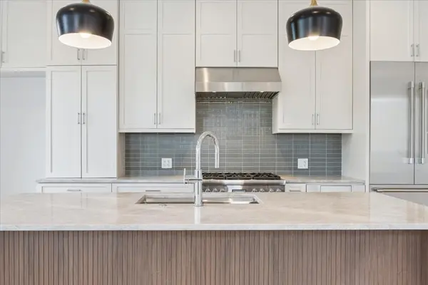 3820 N Damen AVE #1, Chicago, IL 60618