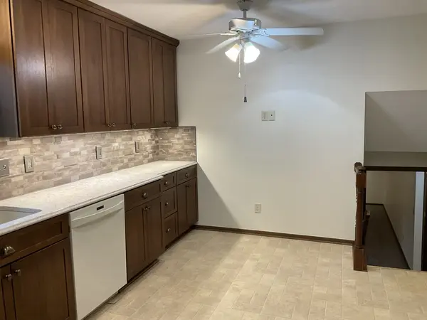 4 Terrace PARK, Eldridge, IA 52748