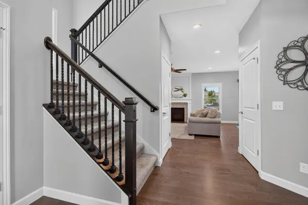 5878 Texas DR, Bettendorf, IA 52722