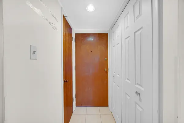 940 Holbrook RD #6A, Homewood, IL 60430