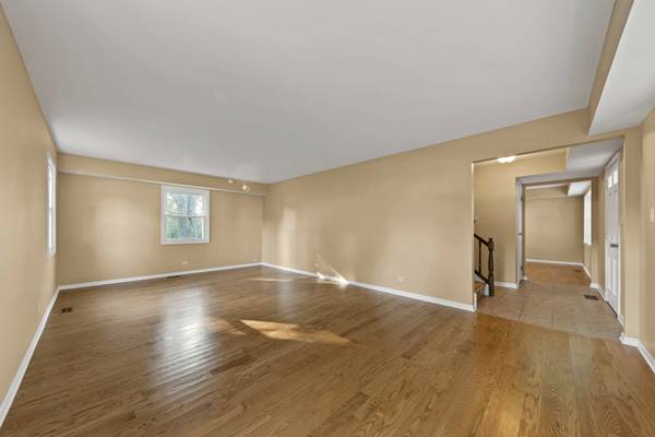 1121 Belmar LN, Buffalo Grove, IL 60089