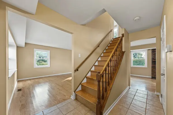 1121 Belmar LN, Buffalo Grove, IL 60089