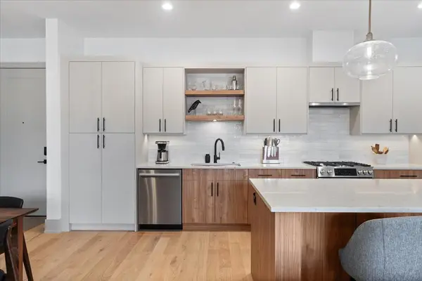 1548 W Ardmore AVE #2F, Chicago, IL 60660