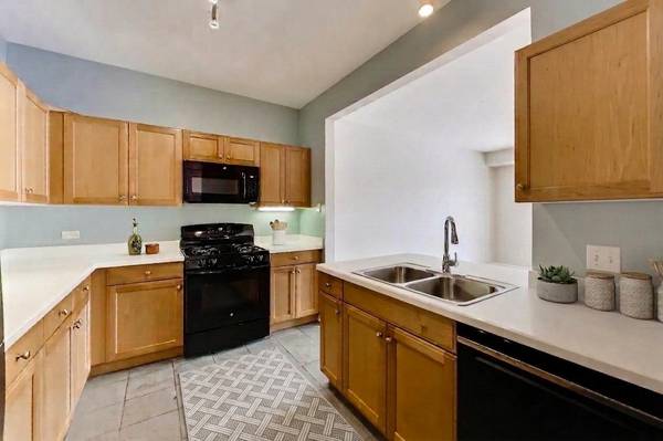 2951 CENTRAL ST #307, Evanston, IL 60201