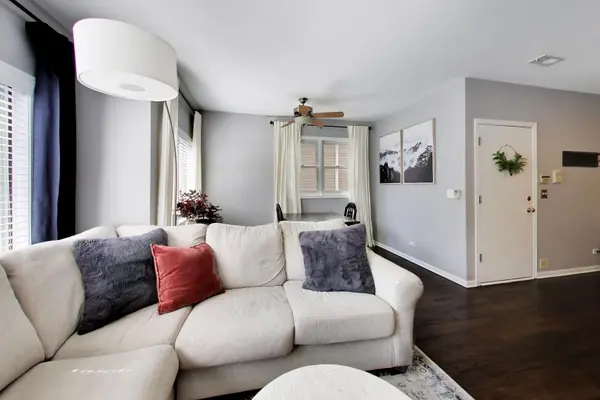 3250 N Damen AVE #2, Chicago, IL 60618