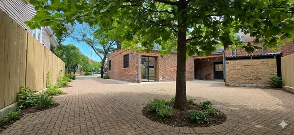 3832 N Lincoln AVE, Chicago, IL 60613