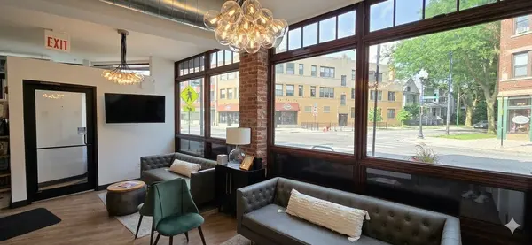 3832 N Lincoln AVE, Chicago, IL 60613