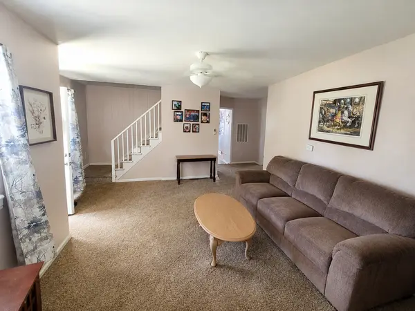 924 Hillwood CIR, Round Lake Beach, IL 60073