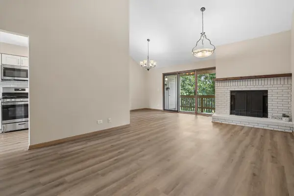 602 Country LN, Des Plaines, IL 60016